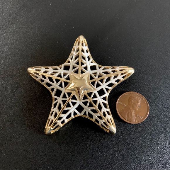 Vintage MONET Star Statement Brooch Nice Gift - Picture 2 of 5